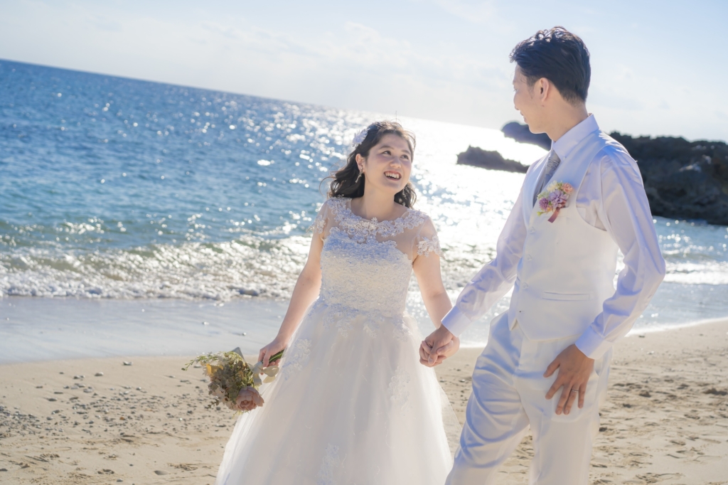 宮古島のフォトウェディング_宮古島ウェディングフォトは前撮り/結婚写真/結婚式/ビーチウェディングフォト/ビーチ挙式/ドローン撮影も対応