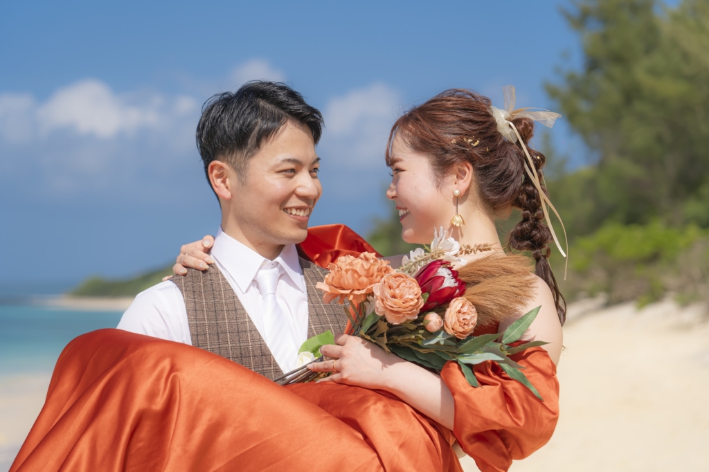 宮古島のフォトウェディング_宮古島ウェディングフォトは前撮り/結婚写真/結婚式/ビーチウェディングフォト/ビーチ挙式/ドローン撮影も対応