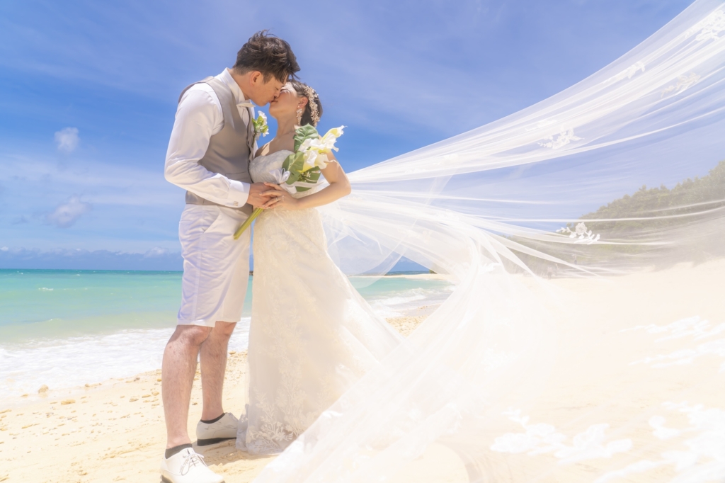 宮古島のフォトウェディング_宮古島ウェディングフォトは前撮り/結婚写真/結婚式/ビーチウェディングフォト/ビーチ挙式/ドローン撮影も対応