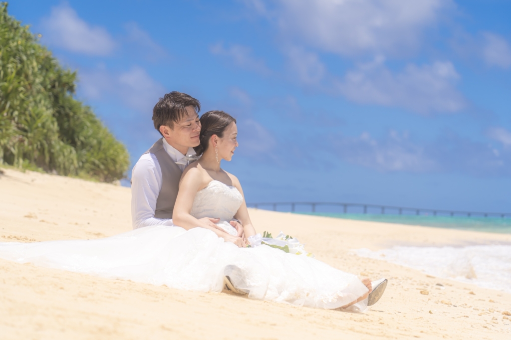 宮古島のフォトウェディング_宮古島ウェディングフォトは前撮り/結婚写真/結婚式/ビーチウェディングフォト/ビーチ挙式/ドローン撮影も対応