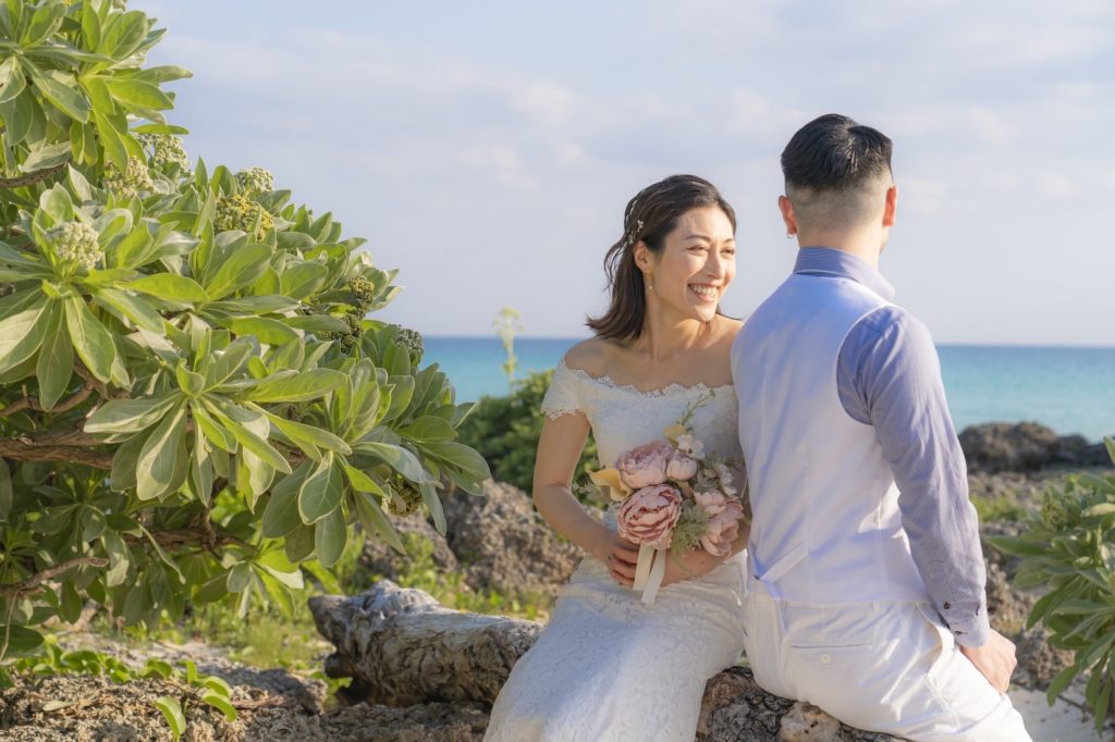 沖縄のフォトウェディング__沖縄ウェディングフォト北谷店は前撮り/結婚写真/結婚式/ビーチウェディングフォト/ビーチ挙式/ドローン撮影も対応