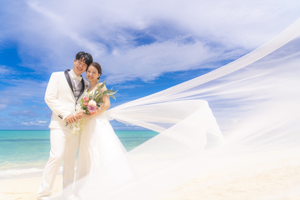 宮古島のフォトウェディング_宮古島ウェディングフォトは前撮り/結婚写真/結婚式/ビーチウェディングフォト/ビーチ挙式/ドローン撮影も対応