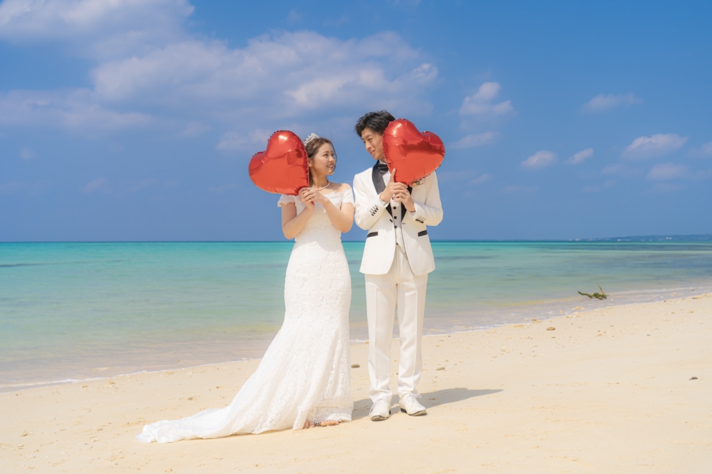 宮古島のフォトウェディング_宮古島ウェディングフォトは前撮り/結婚写真/結婚式/ビーチウェディングフォト/ビーチ挙式/ドローン撮影も対応