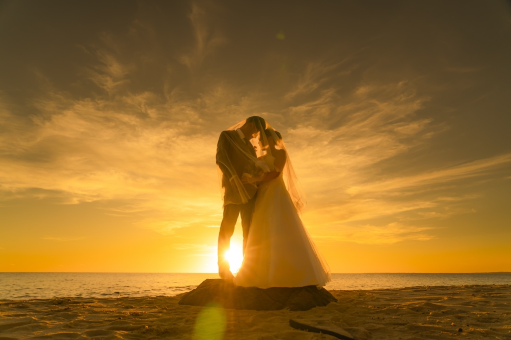 宮古島のフォトウェディング_宮古島ウェディングフォトは前撮り/結婚写真/結婚式/ビーチウェディングフォト/ビーチ挙式/ドローン撮影も対応