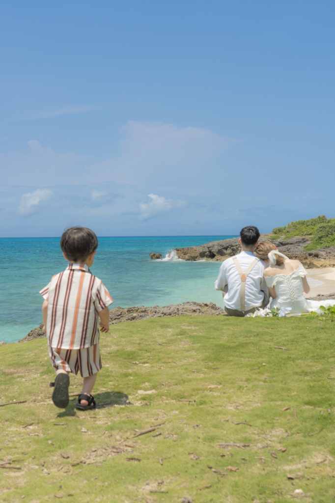 宮古島のフォトウェディング_宮古島ウェディングフォトは前撮り/結婚写真/結婚式/ビーチウェディングフォト/ビーチ挙式/ドローン撮影も対応