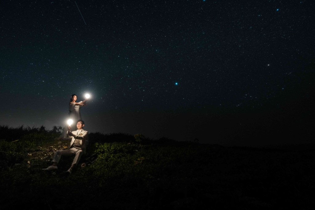 宮古島の星空でのフォトウェディング_宮古島ウェディングフォトは前撮り/結婚写真/結婚式/ビーチウェディングフォト/ビーチ挙式/ドローン撮影も対応