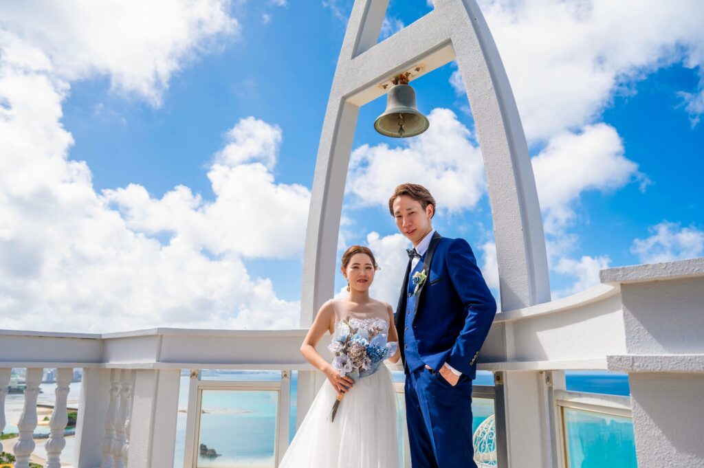 沖縄のチャペルウェディング撮影_沖縄ウェディングフォト北谷店は前撮り/結婚写真/結婚式/ビーチウェディングフォト/ビーチ挙式/ドローン撮影も対応