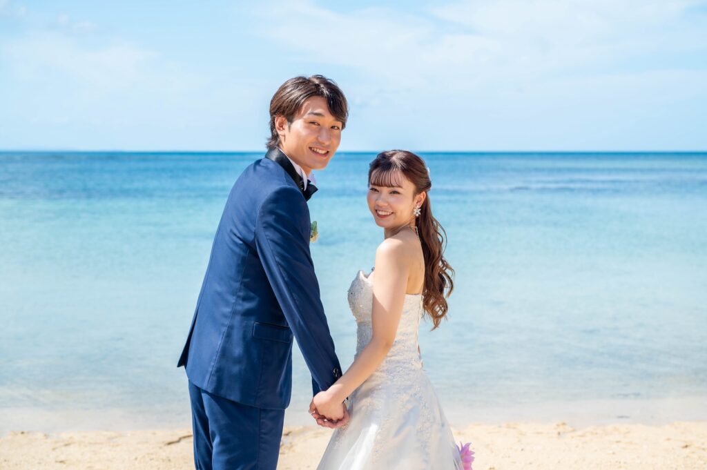 沖縄のフォトウェディング_沖縄ウェディングフォト北谷店は前撮り/結婚写真/結婚式/ビーチウェディングフォト/ビーチ挙式/ドローン撮影も対応
