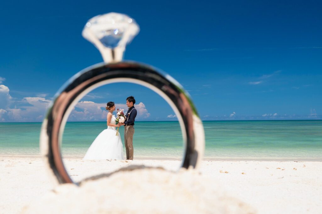 沖縄のフォトウェディング_沖縄ウェディングフォト北谷店は前撮り/結婚写真/結婚式/ビーチウェディングフォト/ビーチ挙式/ドローン撮影も対応