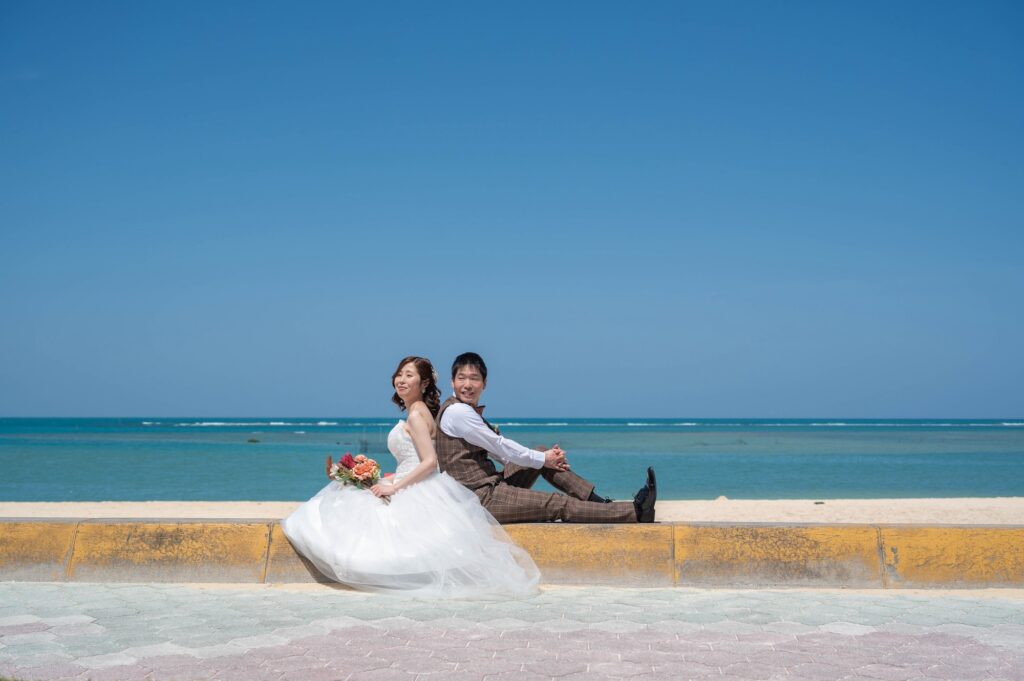 沖縄のフォトウェディング_沖縄ウェディングフォト北谷店は前撮り/結婚写真/結婚式/ビーチウェディングフォト/ビーチ挙式/ドローン撮影も対応