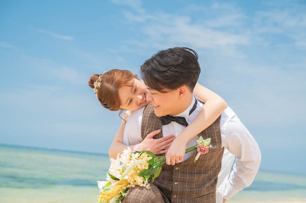 沖縄のフォトウェディング_沖縄ウェディングフォト北谷店は前撮り/結婚写真/結婚式/ビーチウェディングフォト/ビーチ挙式/ドローン撮影も対応