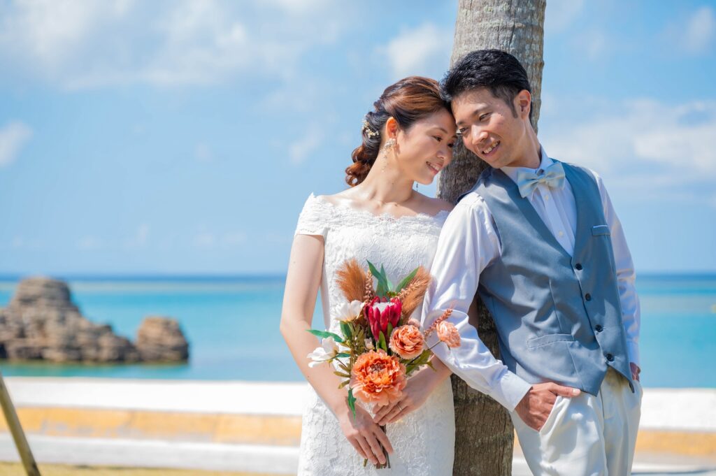 沖縄のチャペルウェディング撮影_沖縄ウェディングフォト北谷店は前撮り/結婚写真/結婚式/ビーチウェディングフォト/ビーチ挙式/ドローン撮影も対応