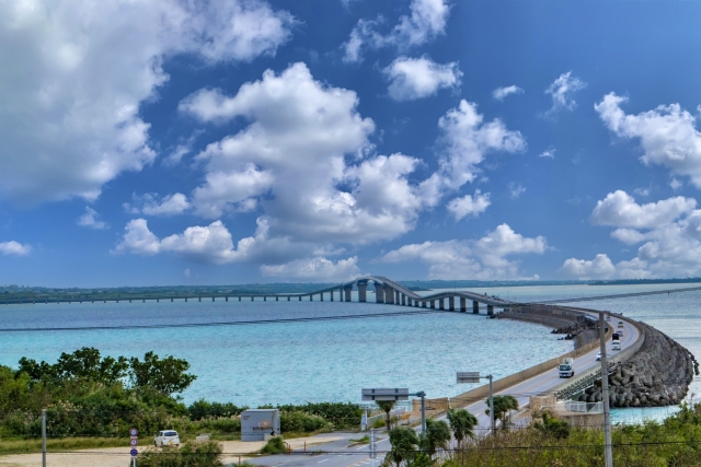 伊良部大橋_宮古島ウェディングフォトは前撮り/結婚写真/結婚式/ビーチウェディングフォト/ビーチ挙式/ドローン撮影も対応